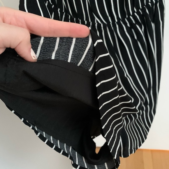 [M] NWOT - F21 off the shoulder striped romper - Picture 6 of 8